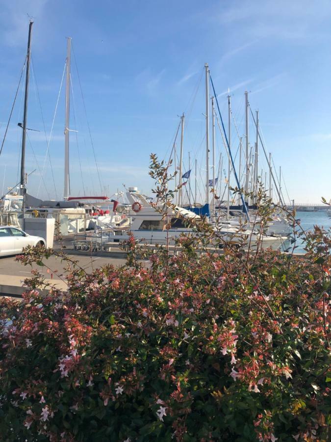 Apartamento Cambrilsfornia公寓 外观 照片